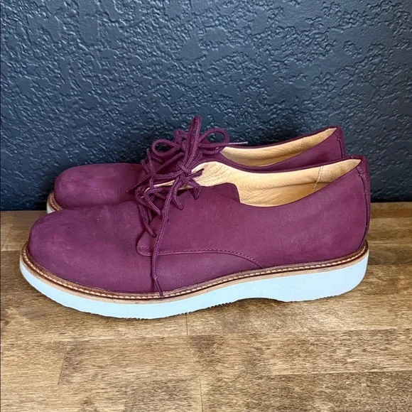 Samuel Hubbard Women's Burgundy Lace-Up Shoes Size 9 - Picture 2 of 6